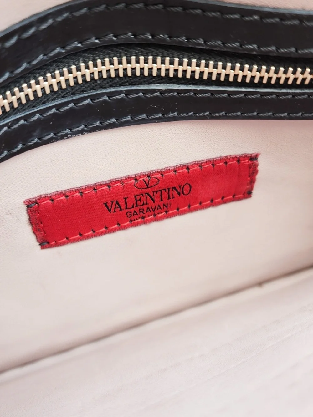 VALENTINO Garavani Rockstud Black Patent Leather Designer Clutch Wristlet